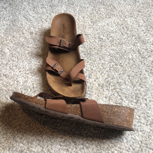 Italian leather contoured sandals. Womens 10, EU 41. - Picture 3 of 8